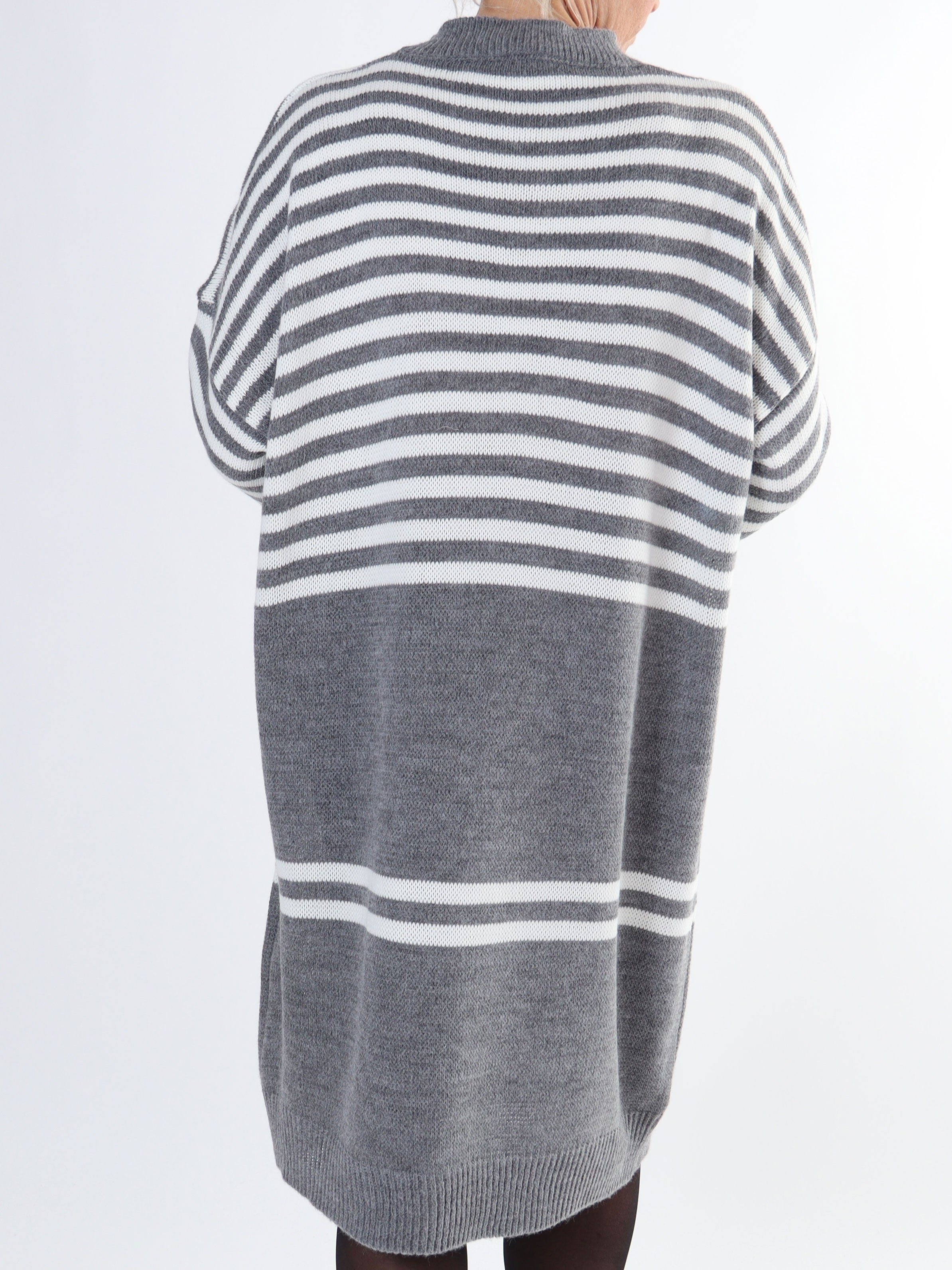 Julietta - Stickad klänning med ränder i stora storlekar